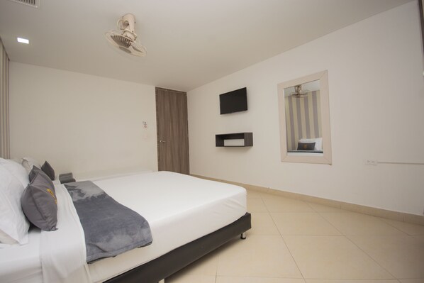 1 bedroom, WiFi - Comfort room for 4 people in Bello (Bello)