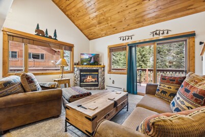 Fall River Hideaway • Fireplace • Close to RMNP