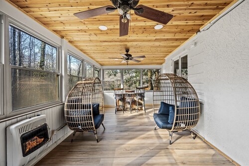 Location! Theater~Firepits~Games~Hottub~5Br 5Ba