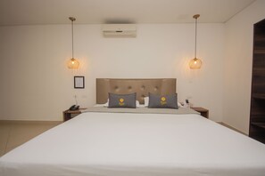 1 bedroom, WiFi, bed sheets - Modern room for 2 people in Bello (Bello)