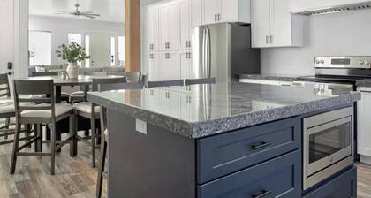 3Bd 2.5Bth, Hot Tub, Wheelchair Accessible and Mountain View’s