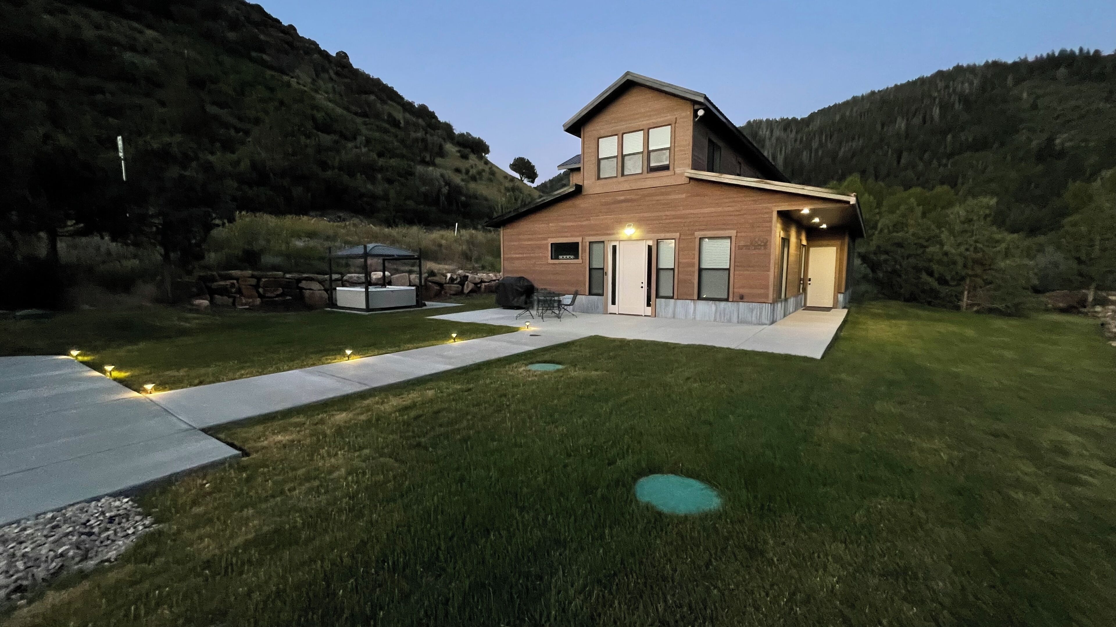 Gateway Getaway with Hot Tub and Wheelchair Accessible