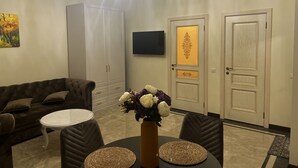 Unclassified image, 4 of 25, button - Royale Estates (Yerevan)