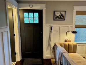 Interior - Cottage in Wagener Terrace; walk to Lowndes Grove (Charleston)
