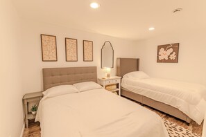 5 bedrooms, in-room safe, desk, iron/ironing board