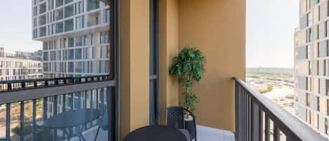 1 غرفة نوم وأغطية فراش متميزة وتجهيزات عازلة للصوت ومكواة/لوح كي