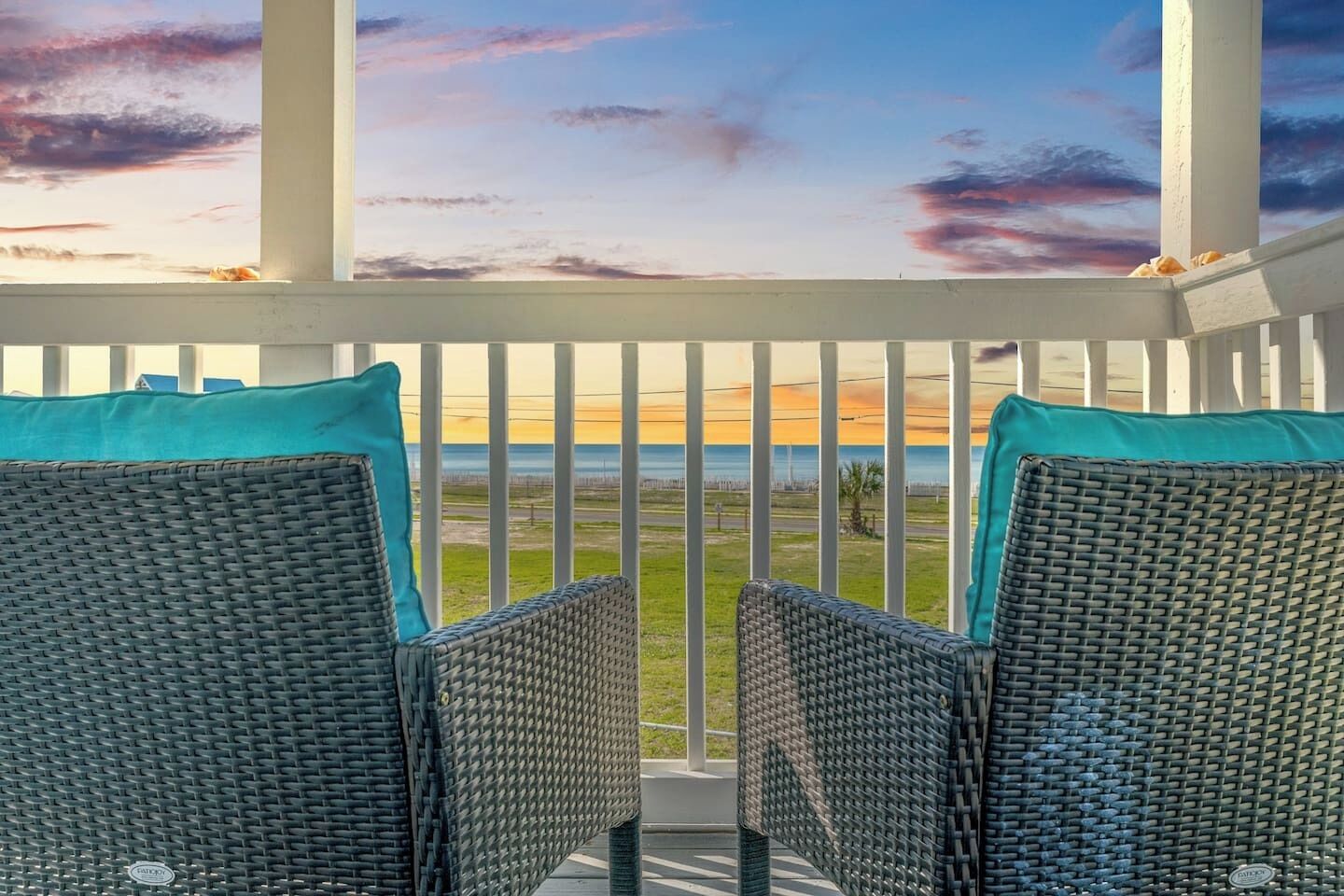 Seaside Sunsets: FREE Daily Activities, Wrap-Around Balcony W/ Beach View! 