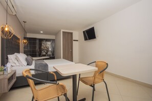 1 habitación, wifi y ropa de cama