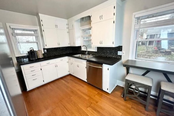 Frigorífic, microones, forn i placa de cuina