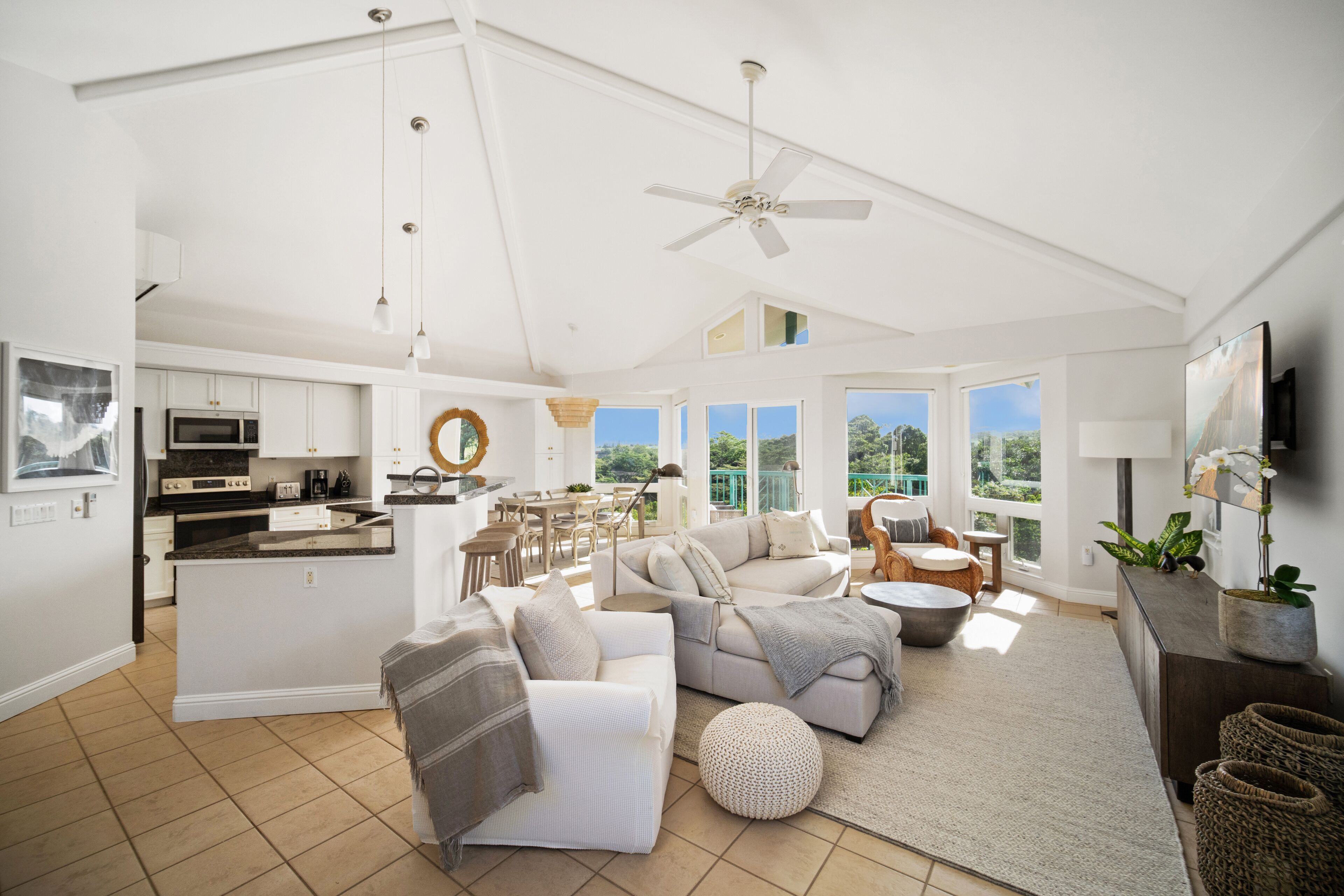 Luxurious Townhome with Lush Mountain Views North Shore Kauai