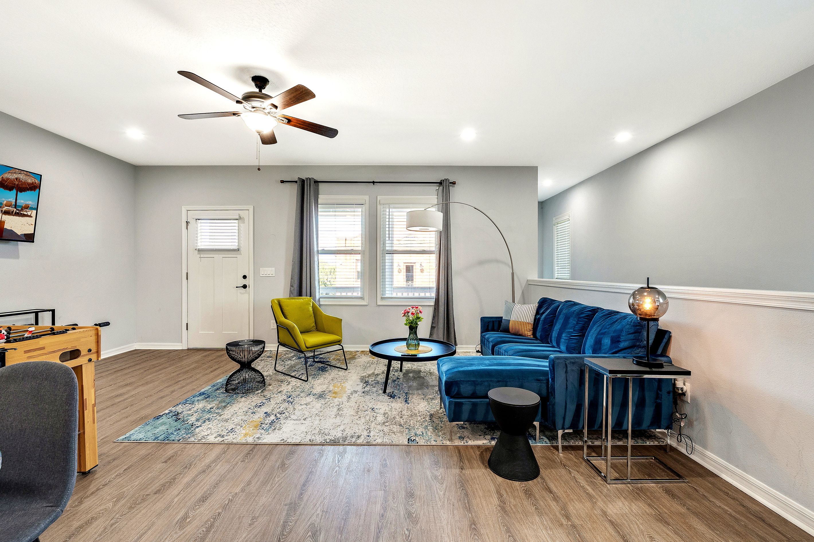 Sleeps 20 | 6br Ybor Duplex W/ Game Room | 2 Kitchens, 4 Baths & Parking - Tampa, FL