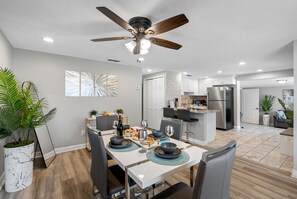 Dining - Chic Tranquility: Experience the Stunning Tampa Retreat (Tampa)