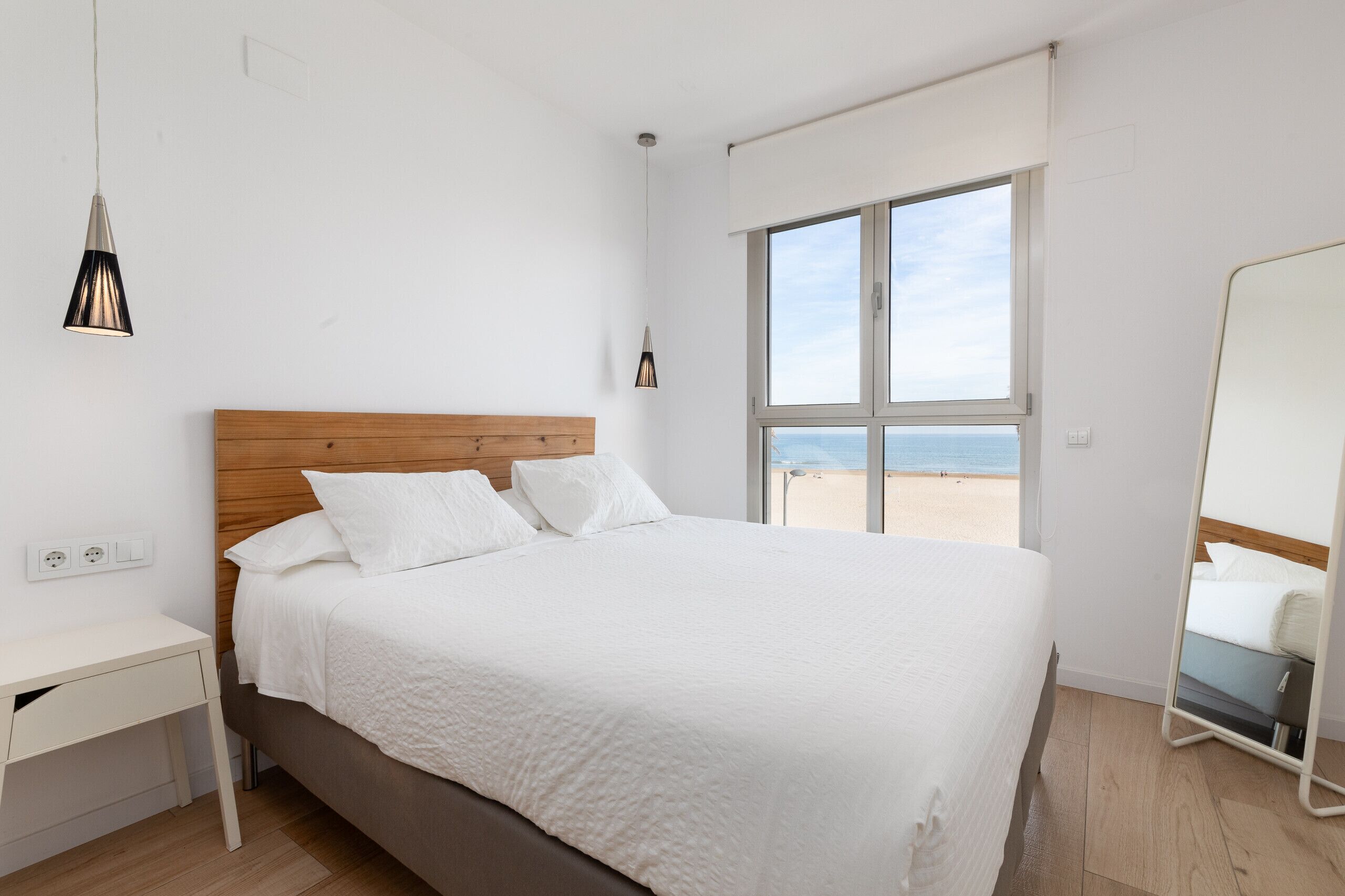 2 slaapkamers, een strijkplank/strijkijzer, gratis wifi, beddengoed