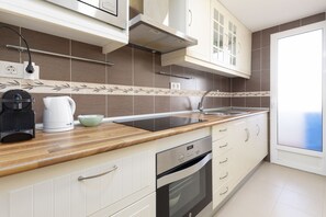 Fridge, microwave, oven, stovetop - Port Area II. WiFi + Air Condition (Valencia)