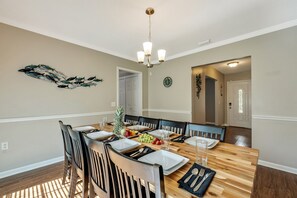 Dining - Exquisite Retreat with Heated Pool for 14 Guests, Pool Table Paradise! (Brandon)