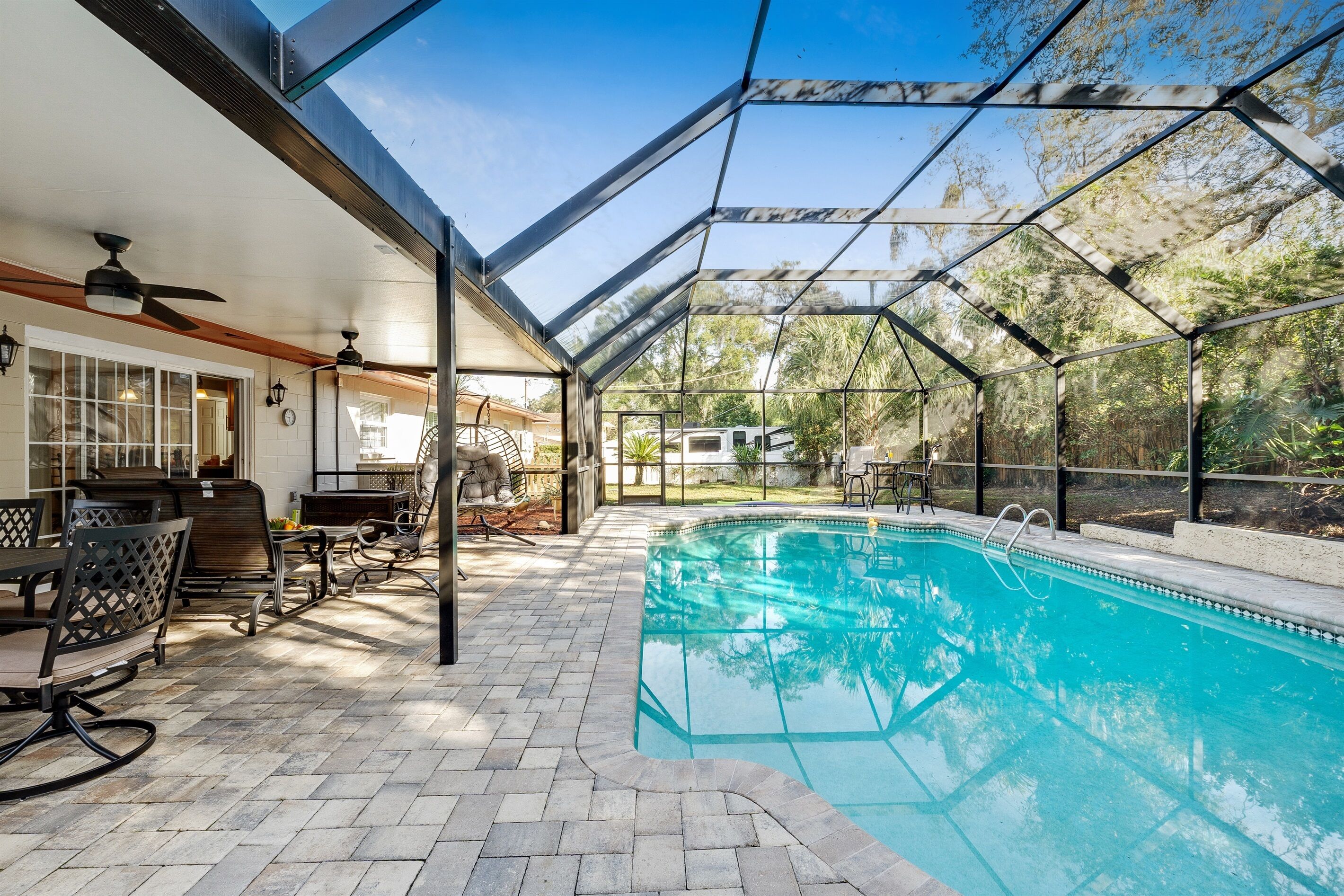Exquisite Retreat with Heated Pool for 14 Guests, Pool Table Paradise!