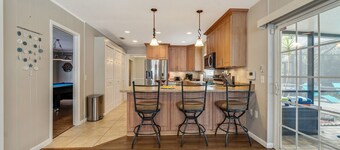 Exquisite Retreat with Heated Pool for 14 Guests, Pool Table Paradise!