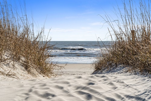 Spotted by the Sea. 0.3 mi to beach. Sleeps 9.