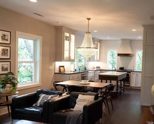 Carriage House on the Square