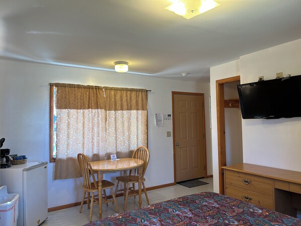 1 makuuhuone, työpöytä, ilmainen Wi-Fi, vuodevaatteet