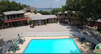 Pool View Queen Bed.