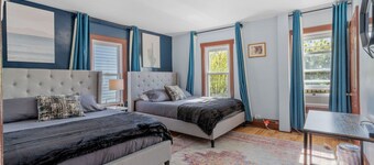 9 BR/14 Beds+Game room+Central Location