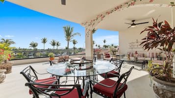 Apartment | Outdoor dining