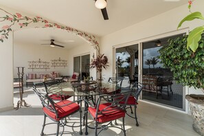 Apartment | Outdoor dining