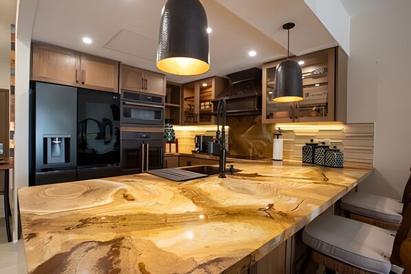 Apartment | Private kitchen | Full-size fridge, microwave, oven, dishwasher - Grand Marina Villas (Nuevo Nayarit)