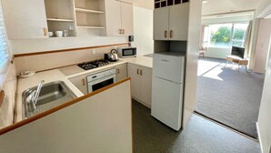 Private kitchen - City Towers Apartments  (Auckland)