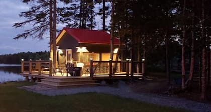 Cozy Lakeside Cottage