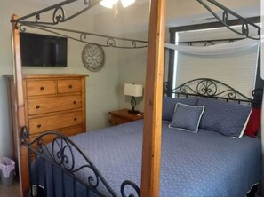 2 bedrooms, iron/ironing board, free WiFi, bed sheets - Sunset Bay Lodge
(Brainerd)