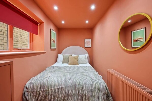 1 chambre, fer et planche à repasser, Wi-Fi, literie fournie