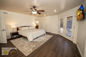 3 bedrooms, desk, iron/ironing board, WiFi