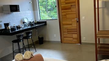 1 quarto, acesso à internet, roupa de cama