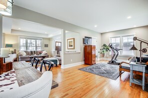 Interior - Elegant Saratoga Springs Stay: Walk to Town, Track (Saratoga Springs)