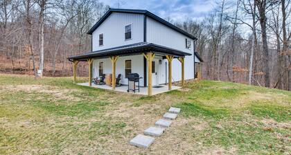 Modern Salineville Cabin on 13 Acres w/ Fire Pit!