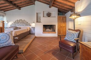 8 habitaciones, tabla de planchar con plancha y cuna de viaje 