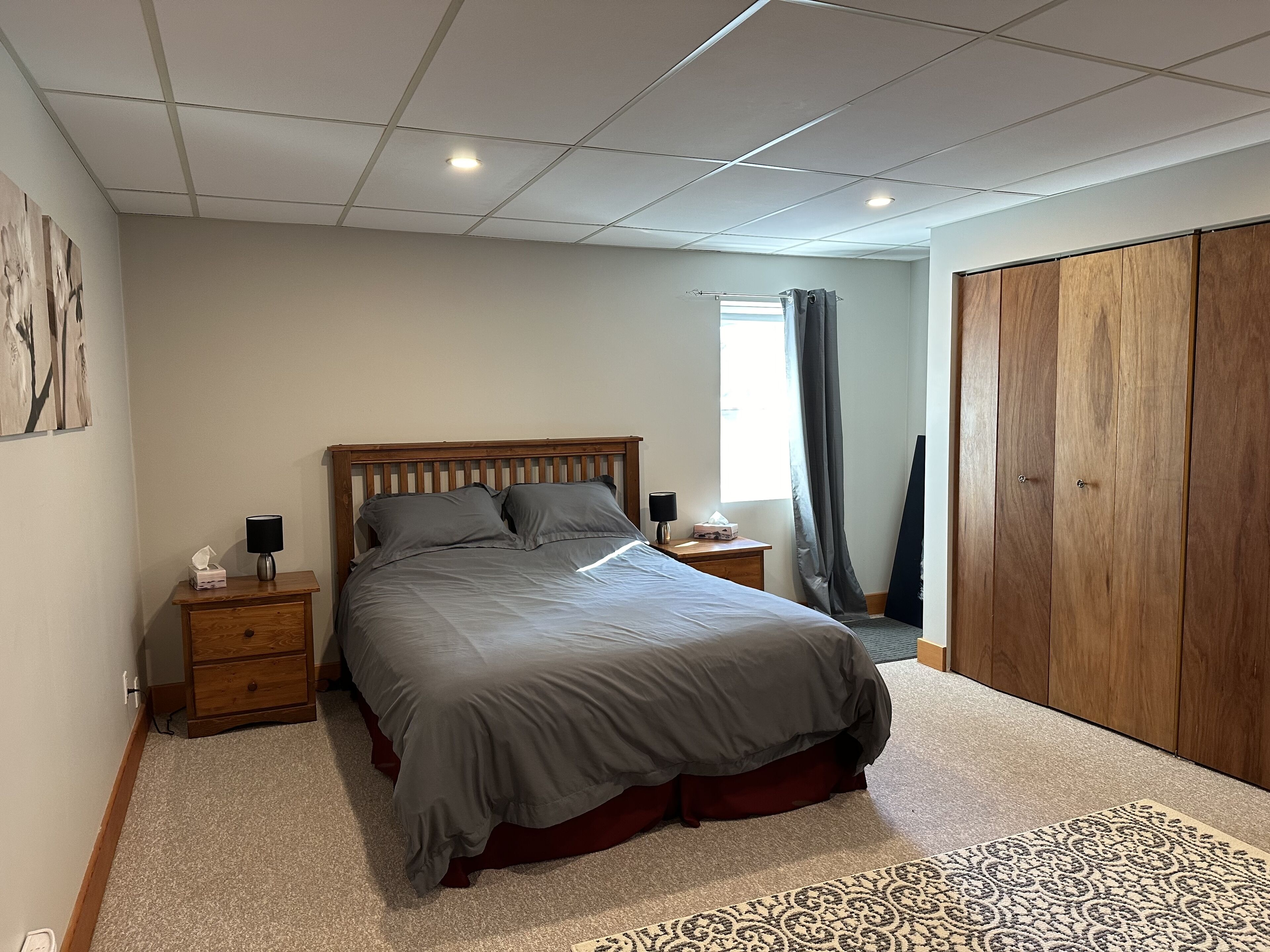 1 soverom, skrivebord, strykejern/-brett og wi-fi (inkludert)