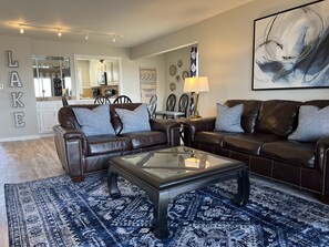 Een smart-tv en een open haard