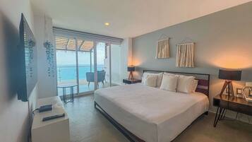 3 chambres, bureau, fer et planche Ă repasser, lit parapluie