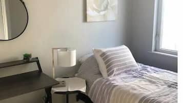 3 bedrooms, desk, iron/ironing board, travel crib