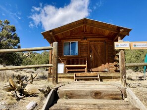 Exterior - Mountain View Shared Bunkhouse: 1 Room Bunkhouse without a bathroom. 3 sets of twin bunk beds Contact us to book the full bunkhouse. (Buena Vista)