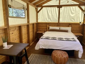 1 bedroom - You don’t have to be a nature aficionado to enjoy glamping! Make memories in the great outdoors. Sleeps 2 in queen bed. Site includes a picnic table and outdoor fire pit. (Buena Vista)