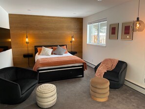 1 chambre, bureau, fer et planche Ă repasser, lit parapluie