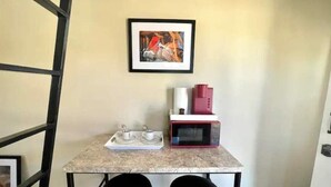 Dining - Vaquero Vibes: Entire Complex (Marfa)