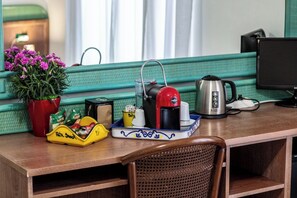 Deluxe Room, Sea View | 1 bedroom, minibar, in-room safe, individually decorated - SUITE APARTMENT TAORMINA (Taormina)