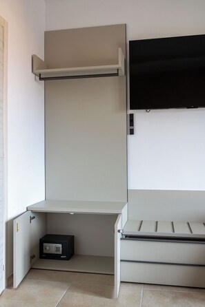 Deluxe Room, Sea View | 1 bedroom, minibar, in-room safe, blackout drapes - SUITE APARTMENT TAORMINA (Taormina)