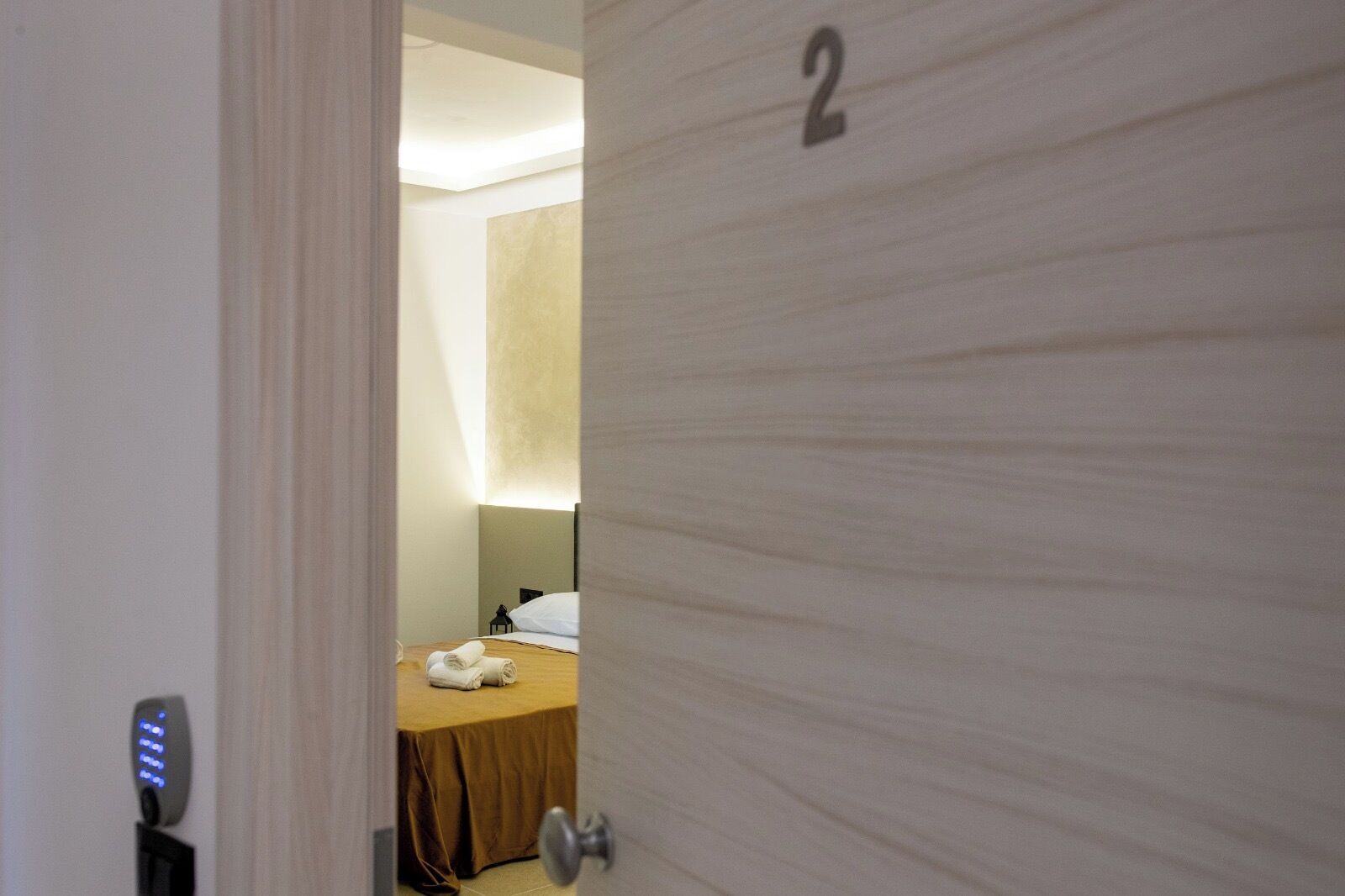 Deluxe-huone, kaupunkinäköala | 1 makuuhuone, minibaari, tallelokero huoneessa, pimennysverhot