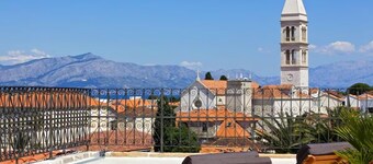 Authentic stone house with harbor & sea views and rooftop jaccuzzi